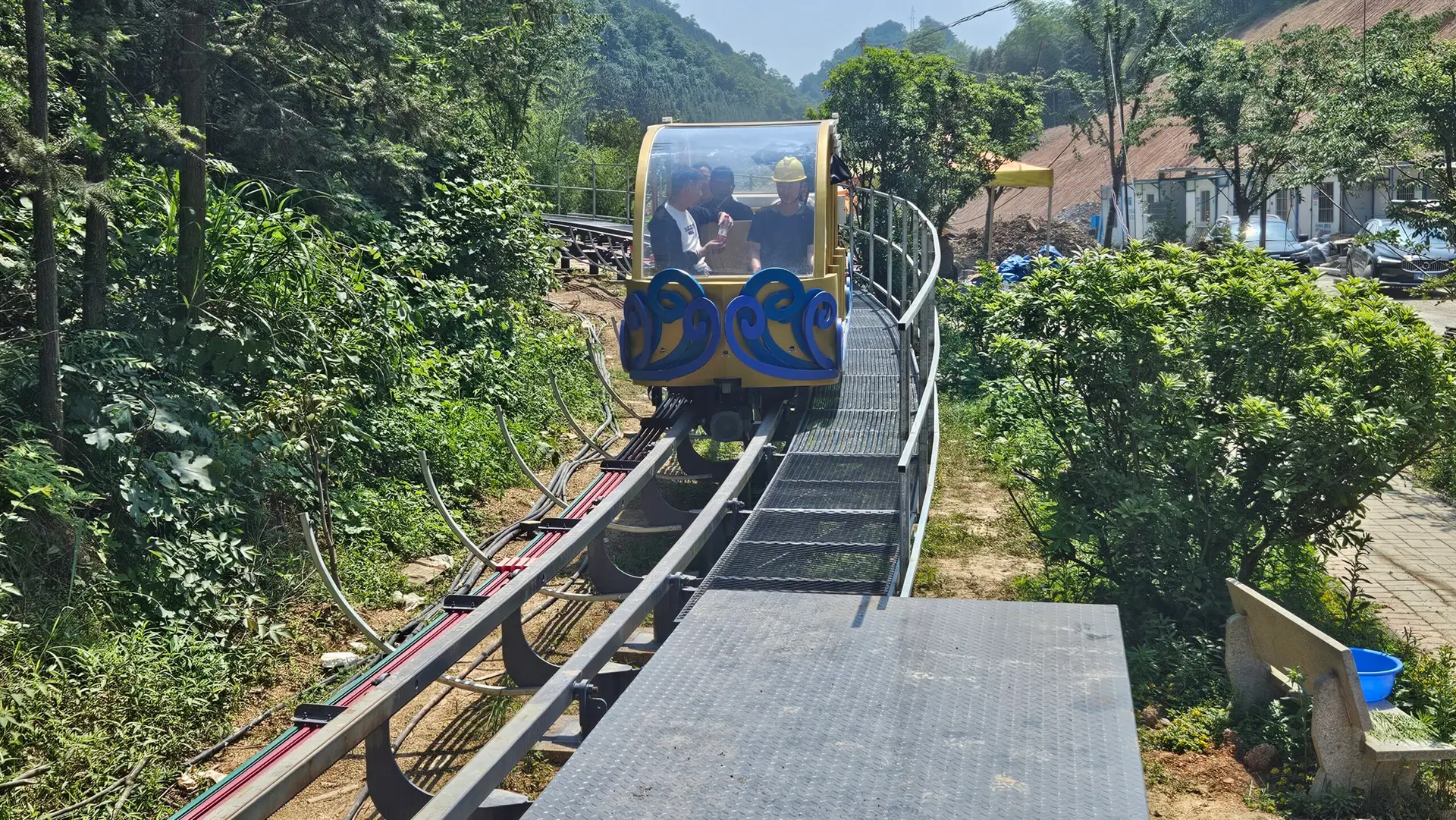 Family-Friendly Mountain Rail Car | Easy Control & Thrilling Ride for All Ages