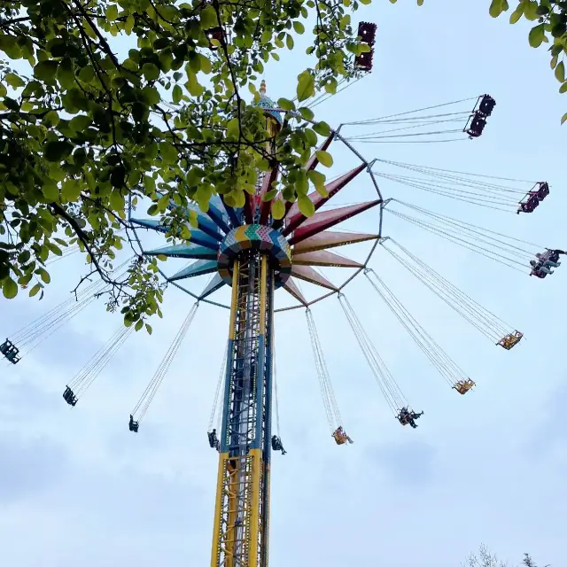 Customizable Flying Chair Ride | Extreme Height & Themed Umbrella Design for All Ages