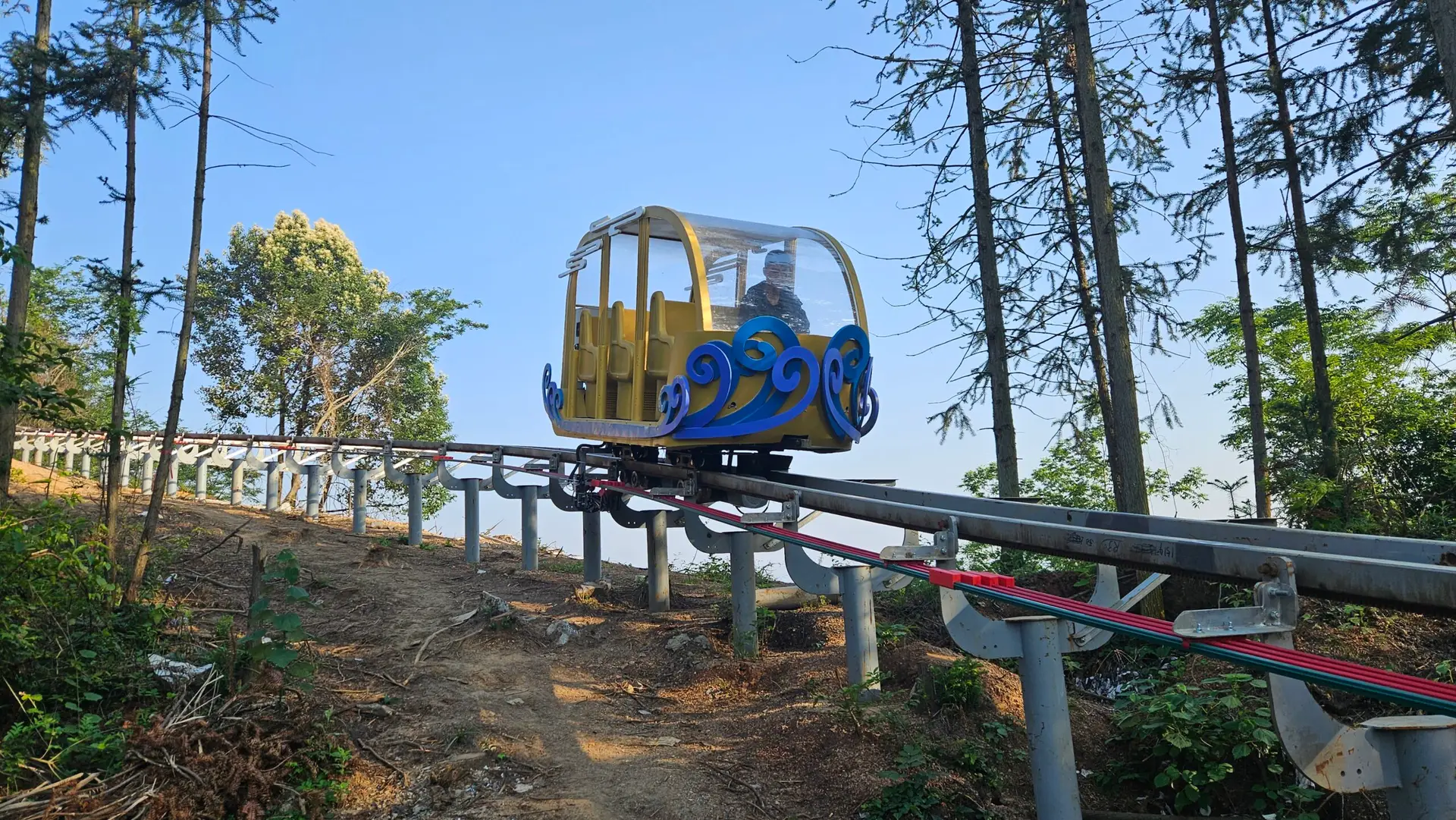 Ultimate Mountain Rail Car Ride | Gravity Thrill | Customizable & High-Capacity Amusement Equipment