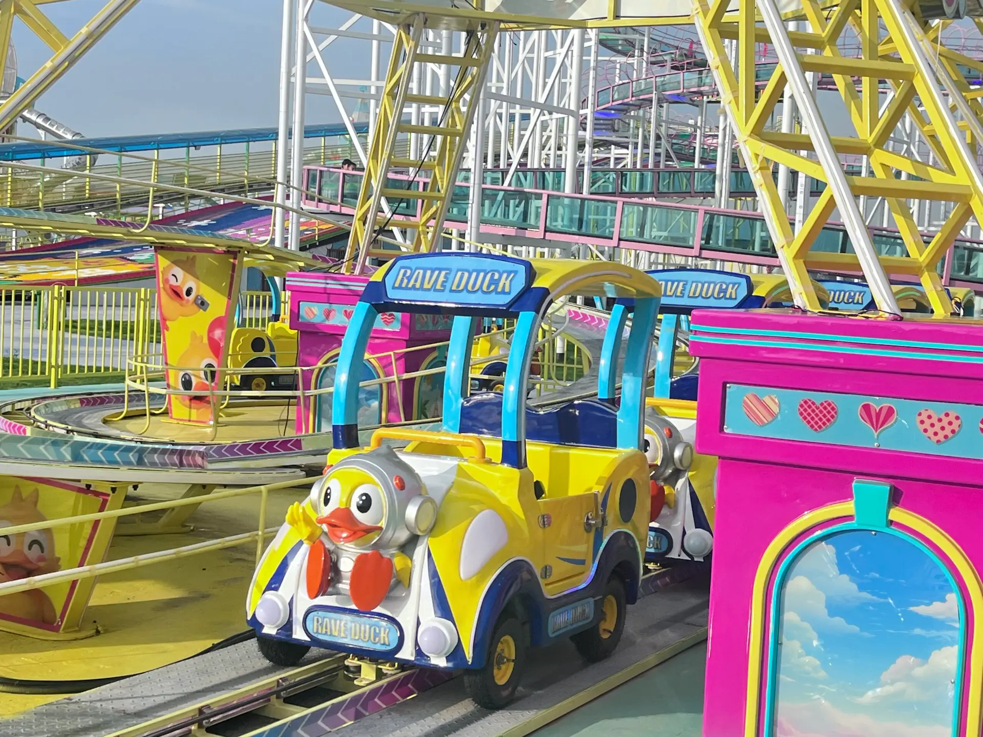 Premium Mini Loop Coaster: Ultimate Compact Thrills & Secure Fenced Track Design