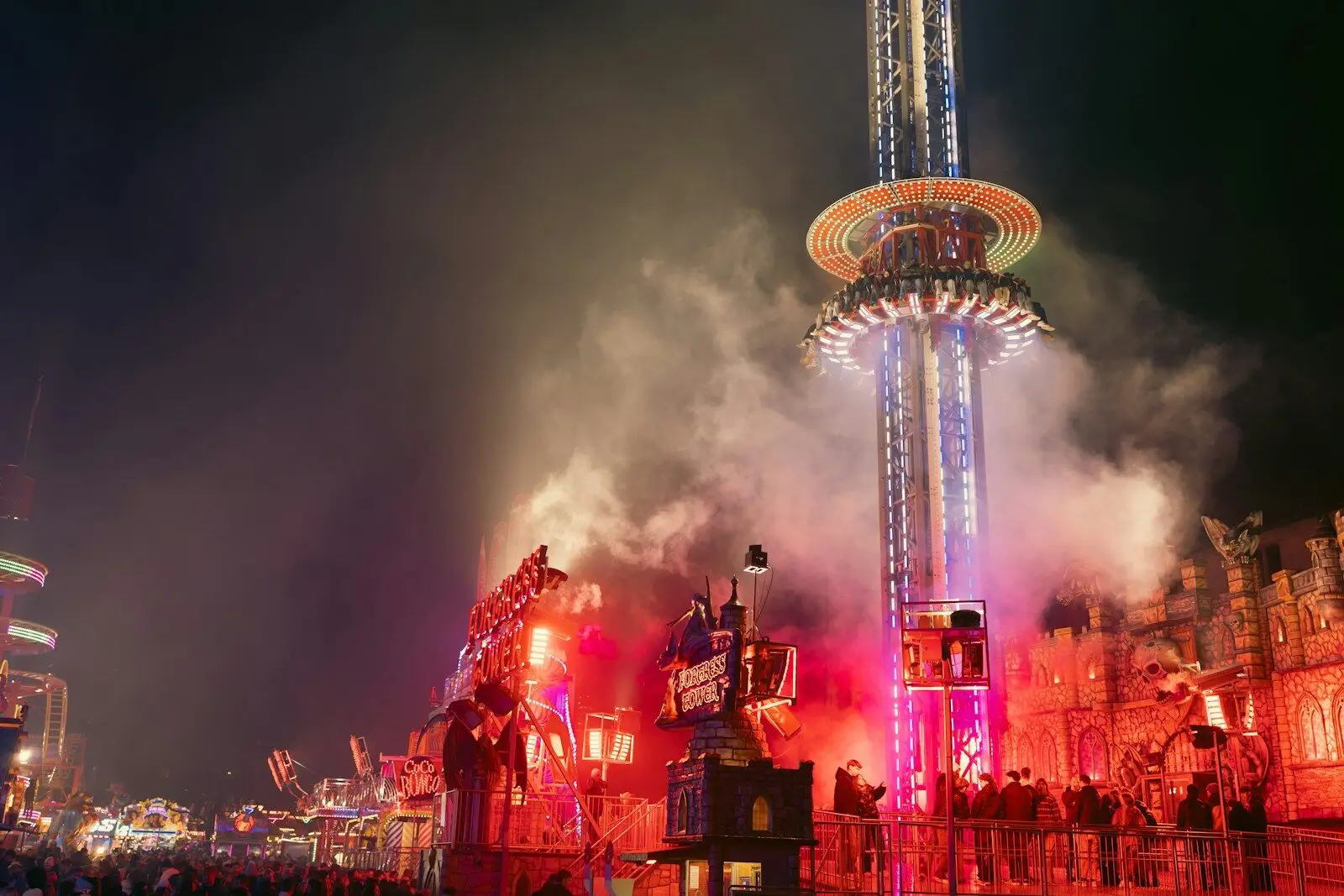 Drop tower ride structure with circular seating arrangement