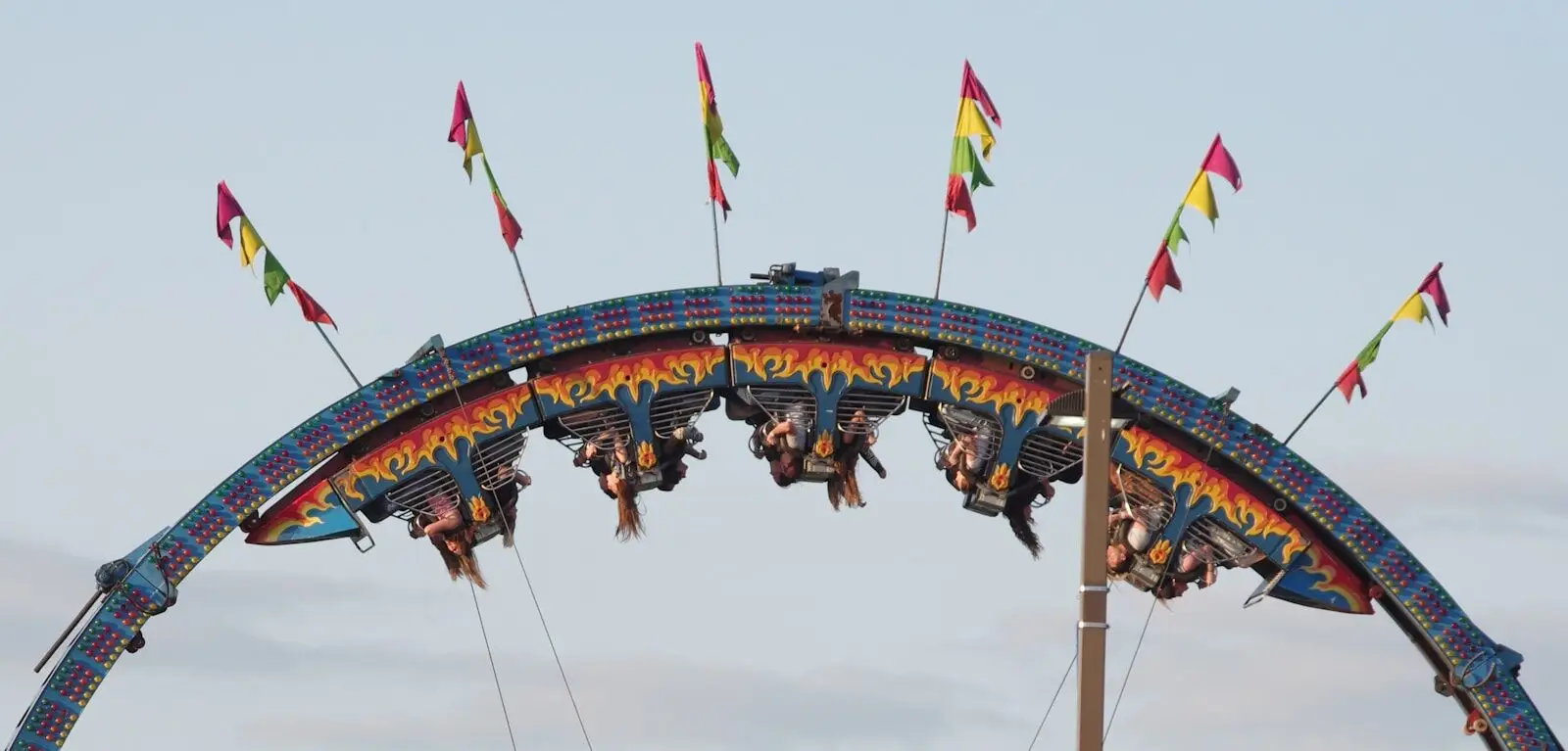 Pendulum Roller Coaster: Thrill, Physics & What Makes It So Unique
